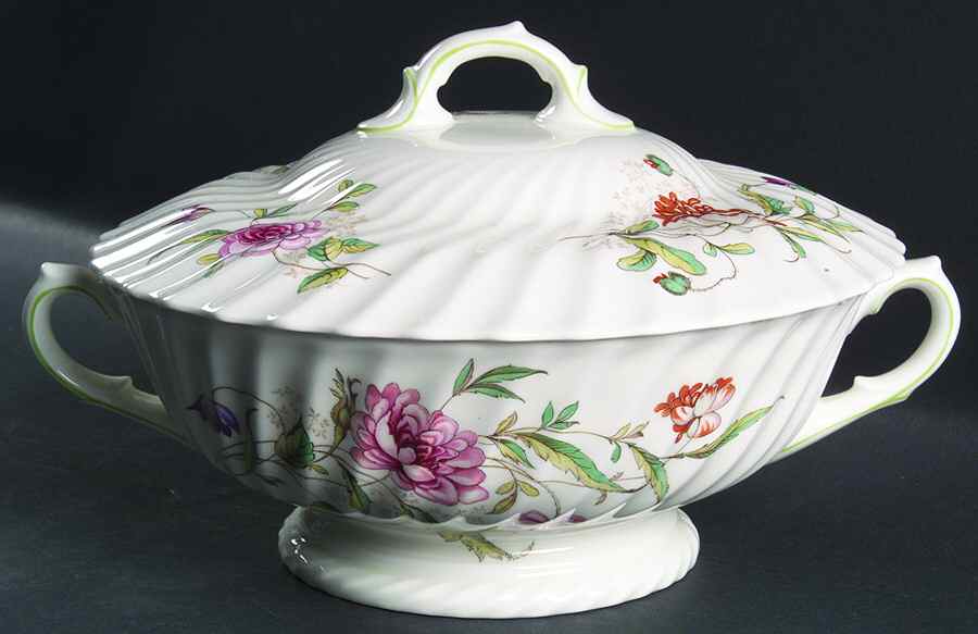 Clovelly Round Covered Vegetable by Royal Doulton-1