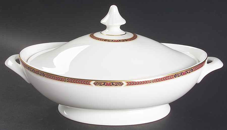 Connaught Oval Covered Vegetable by Royal Doulton-1