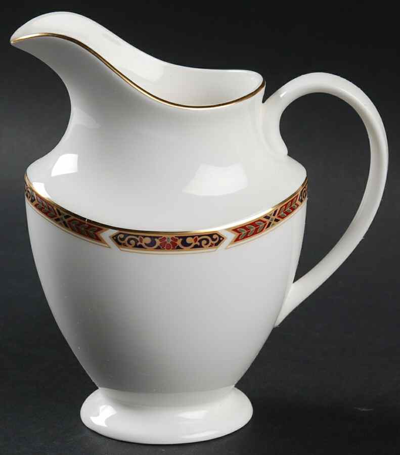Connaught Creamer by Royal Doulton-1
