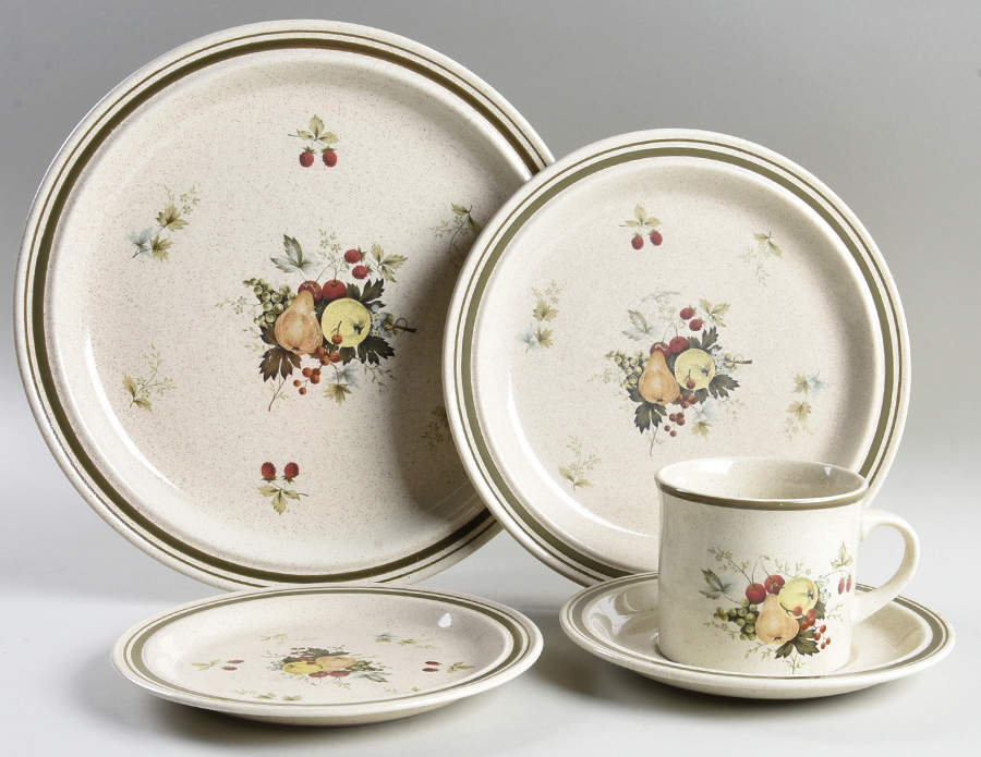 Cornwall (Rim, Double Green Trim) 40 Piece Estate Set by Royal Doulton-1