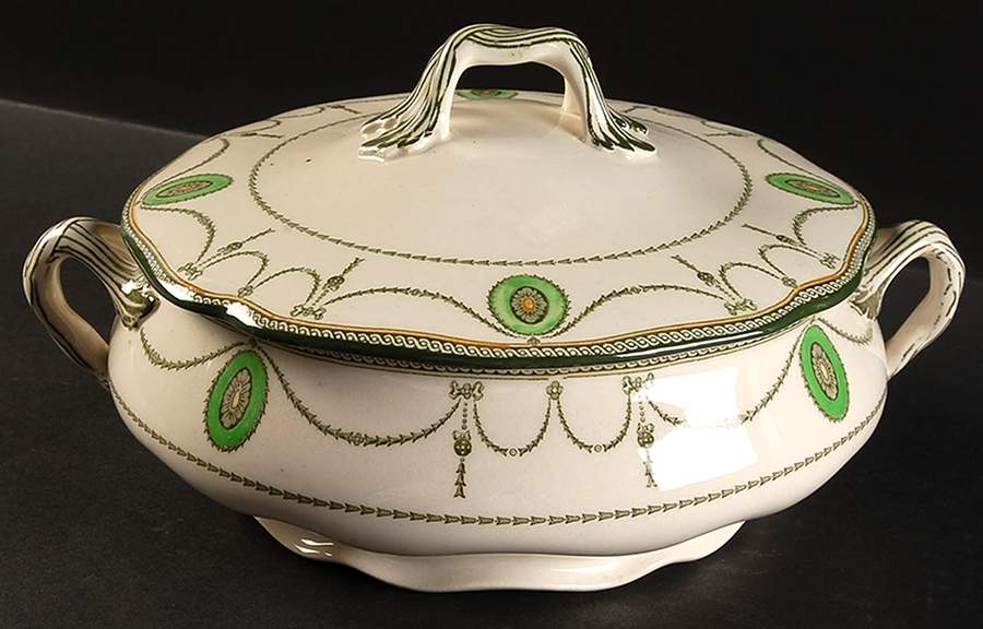 Countess Round Covered Vegetable by Royal Doulton-1
