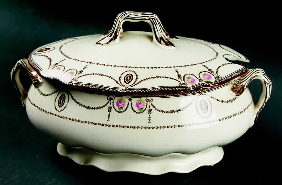 Countess Sauce Boat & Lid by Royal Doulton-1