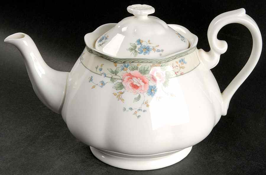 Courtney Teapot & Lid by Royal Doulton-1