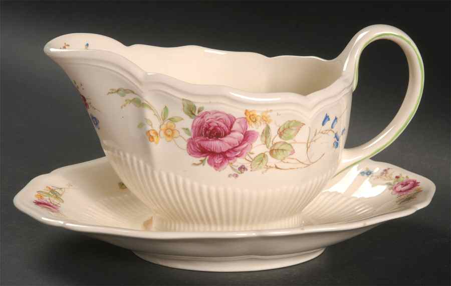 Curnock Rose Gravy Boat with Attached Underplate by Royal Doulton-1