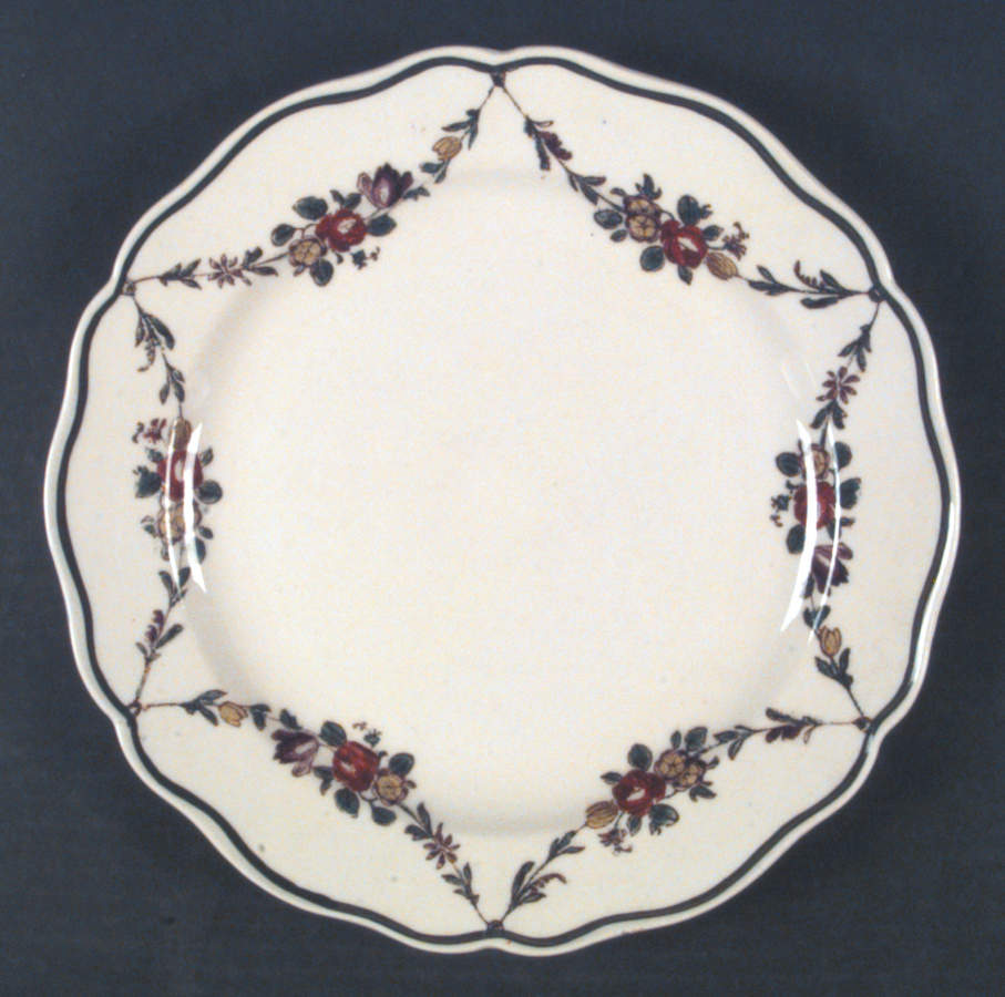 D2772 Dinner Plate by Royal Doulton-1