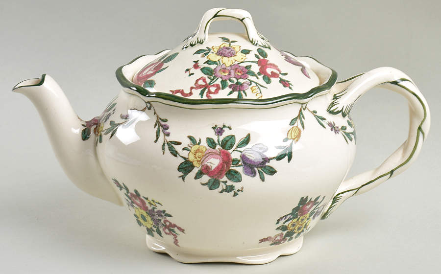 D2772 Teapot & Lid by Royal Doulton-1