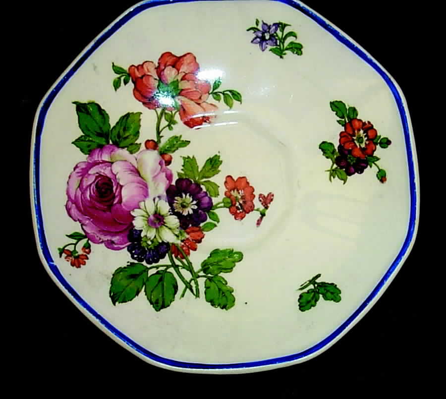 D3823 Saucer by Royal Doulton-1