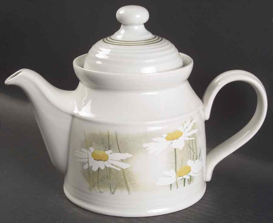 Daisyfield Teapot & Lid by Royal Doulton-1