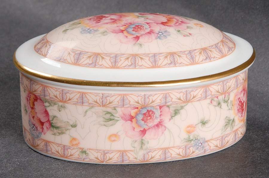 Darjeeling Small Oval Box & Lid by Royal Doulton-1