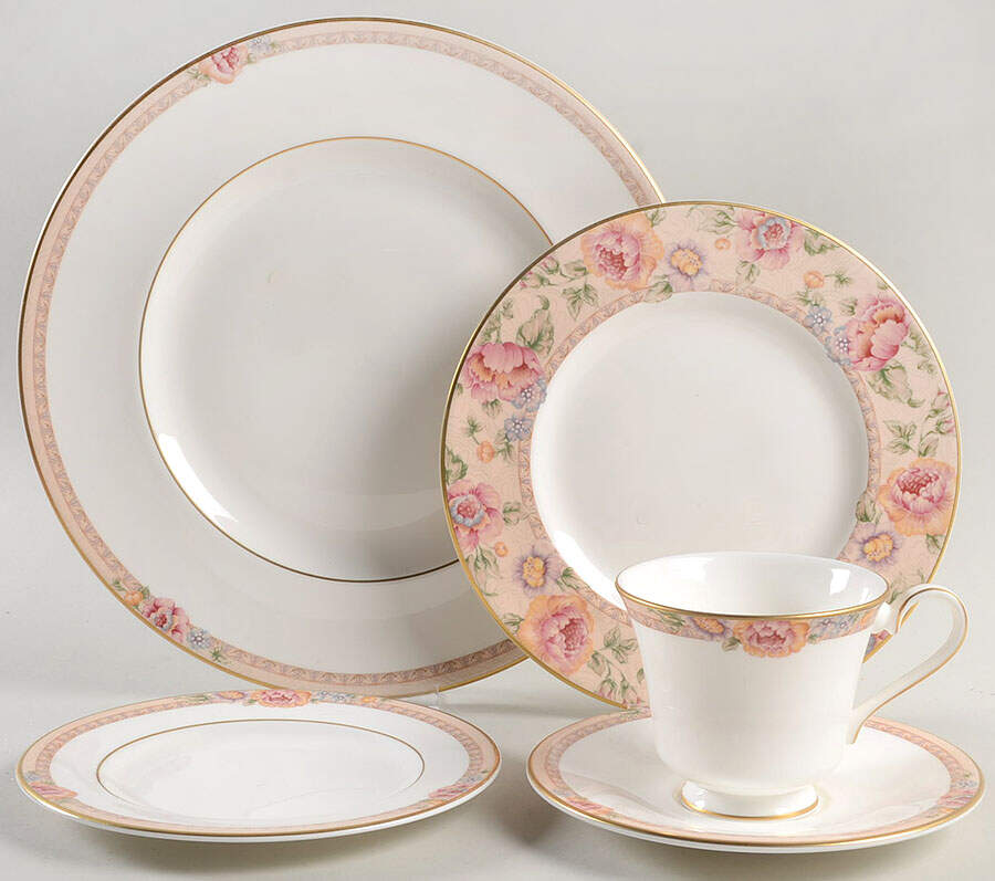 Darjeeling 40 Piece Estate Set by Royal Doulton-1