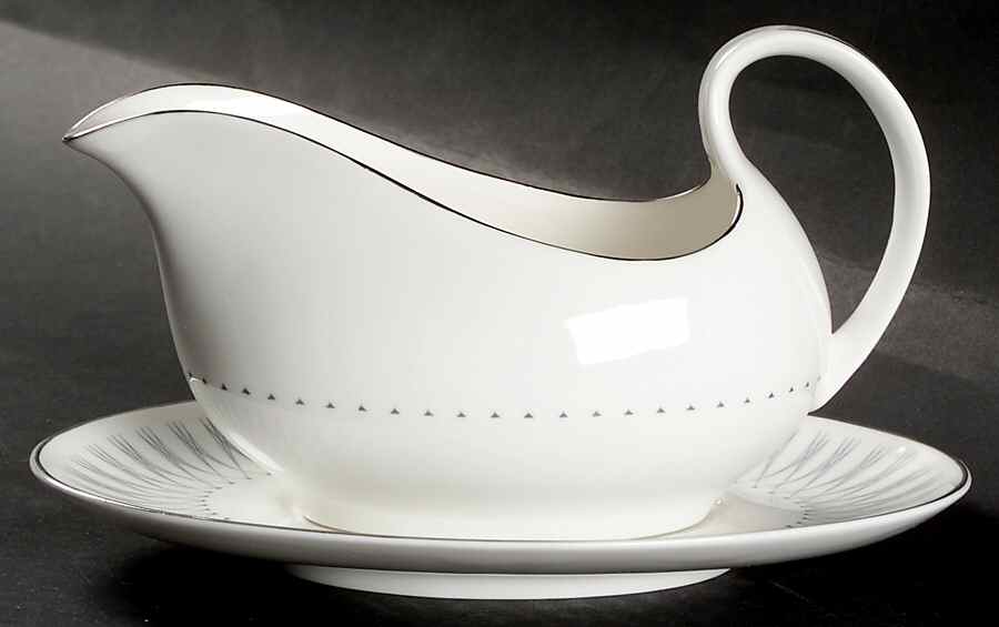Debut Gravy Boat & Underplate by Royal Doulton-1