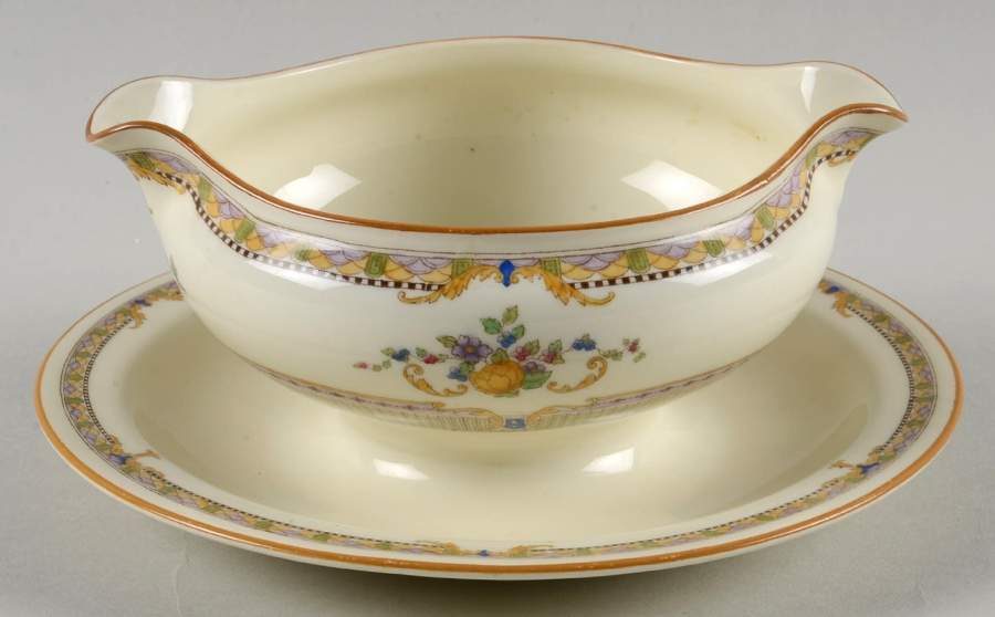 Devonshire Gravy Boat with Attached Underplate by Royal Doulton-1