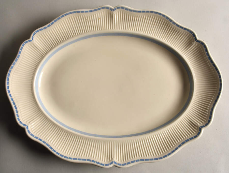 The Durham 16" Oval Serving Platter by Royal Doulton-1