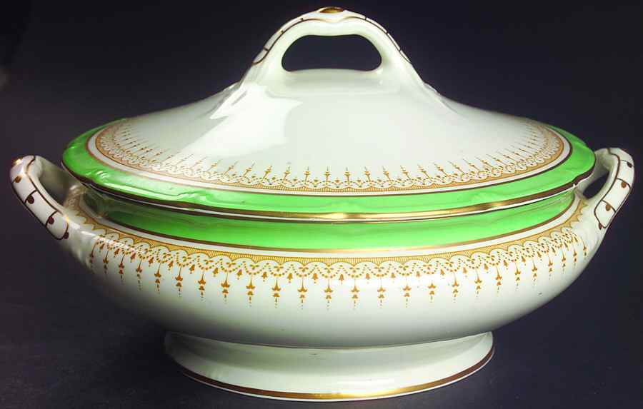 Duke of York Green (Scalloped) Round Covered Vegetable by Royal Doulton-1