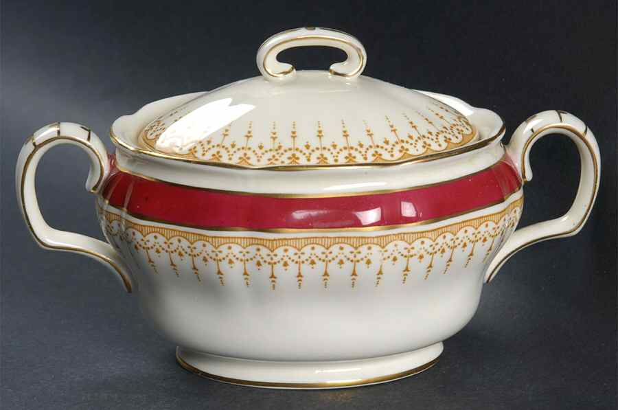 Duke of York Maroon (V1681, Scalloped) Sugar Bowl & Lid by Royal Doulton-1