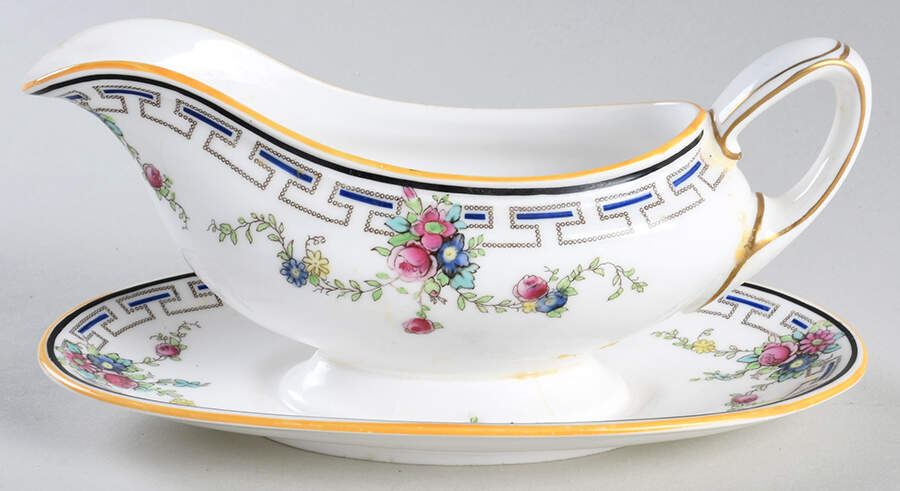 E10000 Gravy Boat with Attached Underplate by Royal Doulton-1