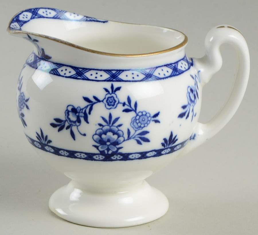 E1430 Mini Creamer by Royal Doulton-1