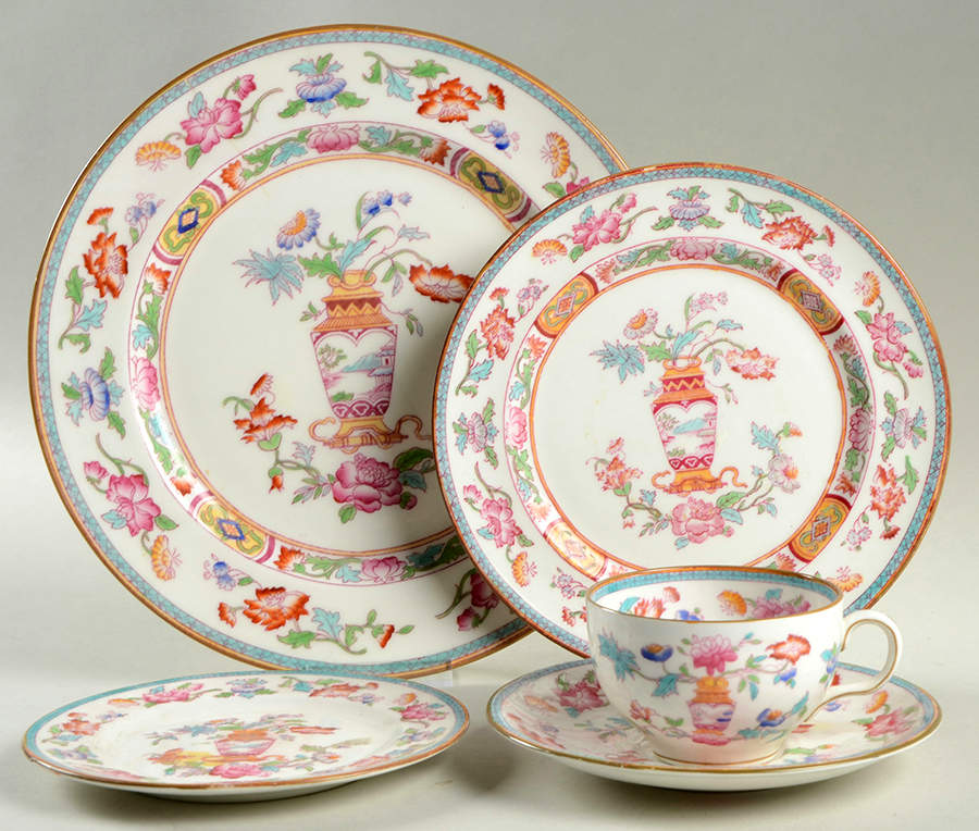 E2928 5 Piece Place Setting by Royal Doulton-1