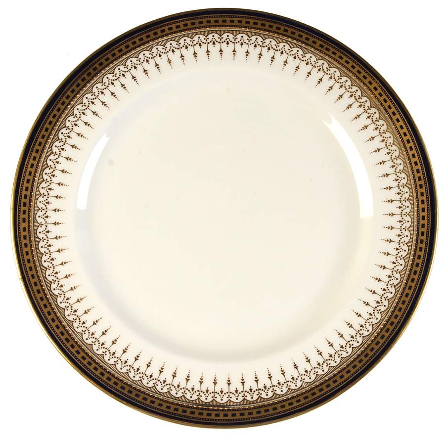E4845 Luncheon Plate by Royal Doulton-1