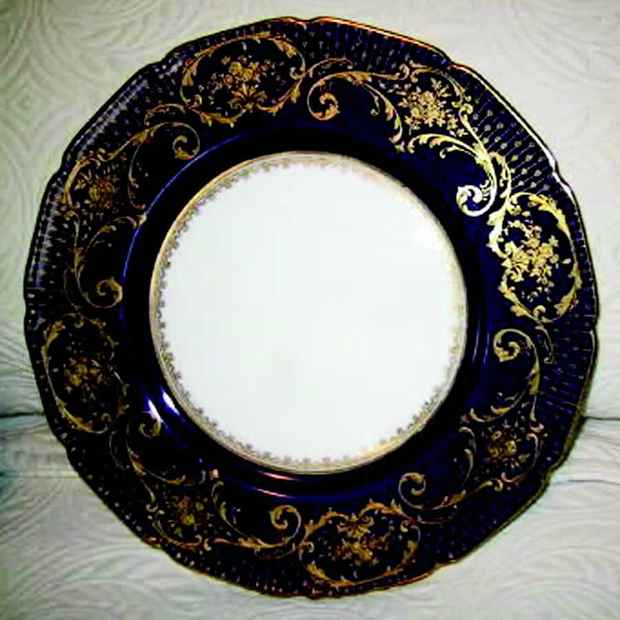 E4948 Dinner Plate by Royal Doulton-1