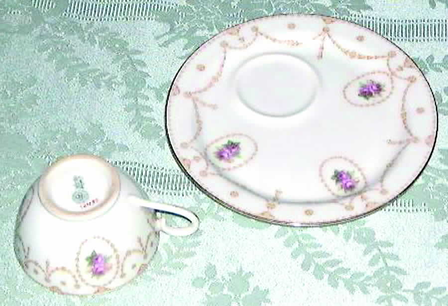 E5437 Snack Plate & Cup Set by Royal Doulton-1