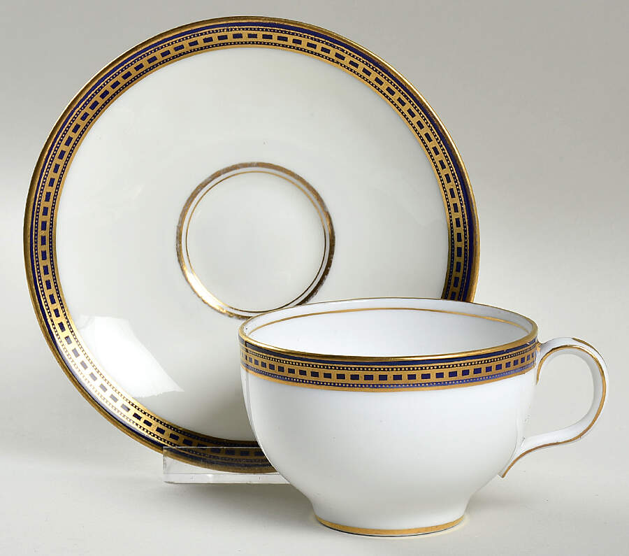 E5655 Flat Cup & Saucer Set by Royal Doulton-1