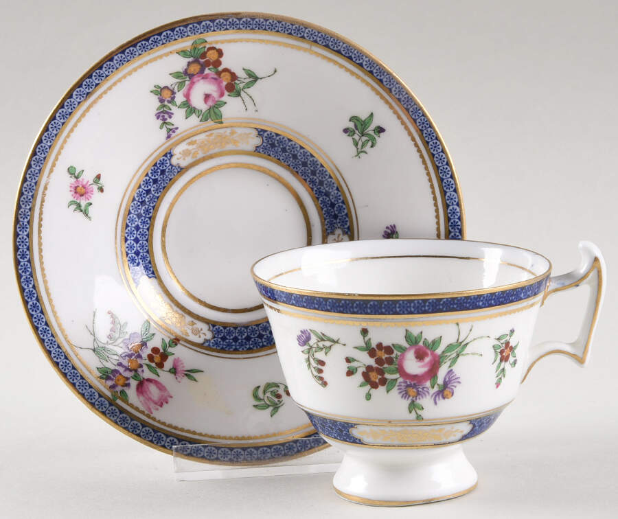 E8042 Footed Cup & Saucer Set by Royal Doulton-1