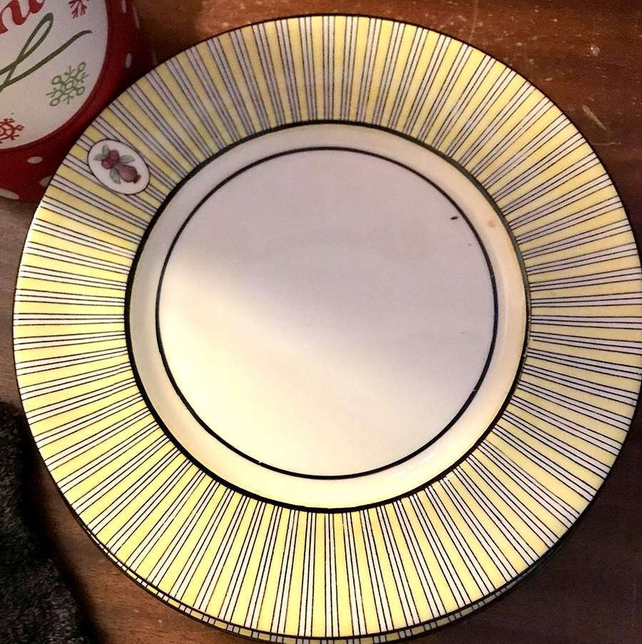 E9652 Dinner Plate by Royal Doulton-1