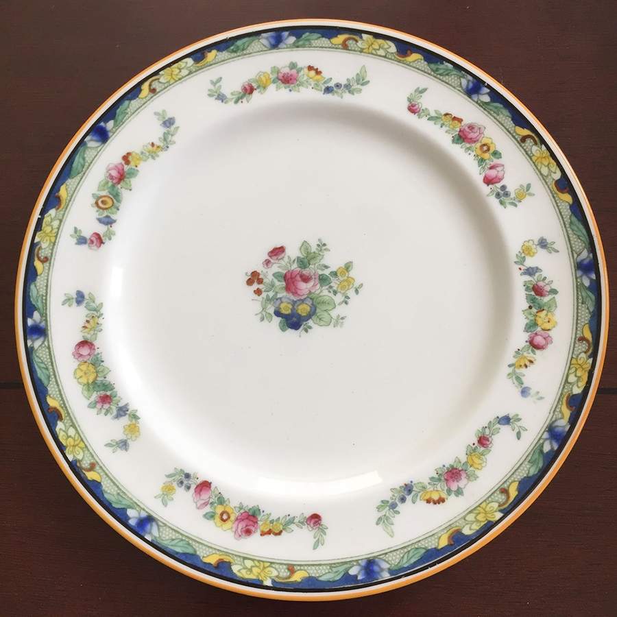 E9751 Dinner Plate by Royal Doulton-1