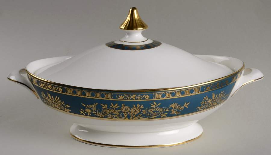 Earlswood Oval Covered Vegetable by Royal Doulton-1