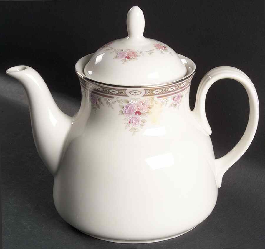 Elegance Teapot & Lid by Royal Doulton-1