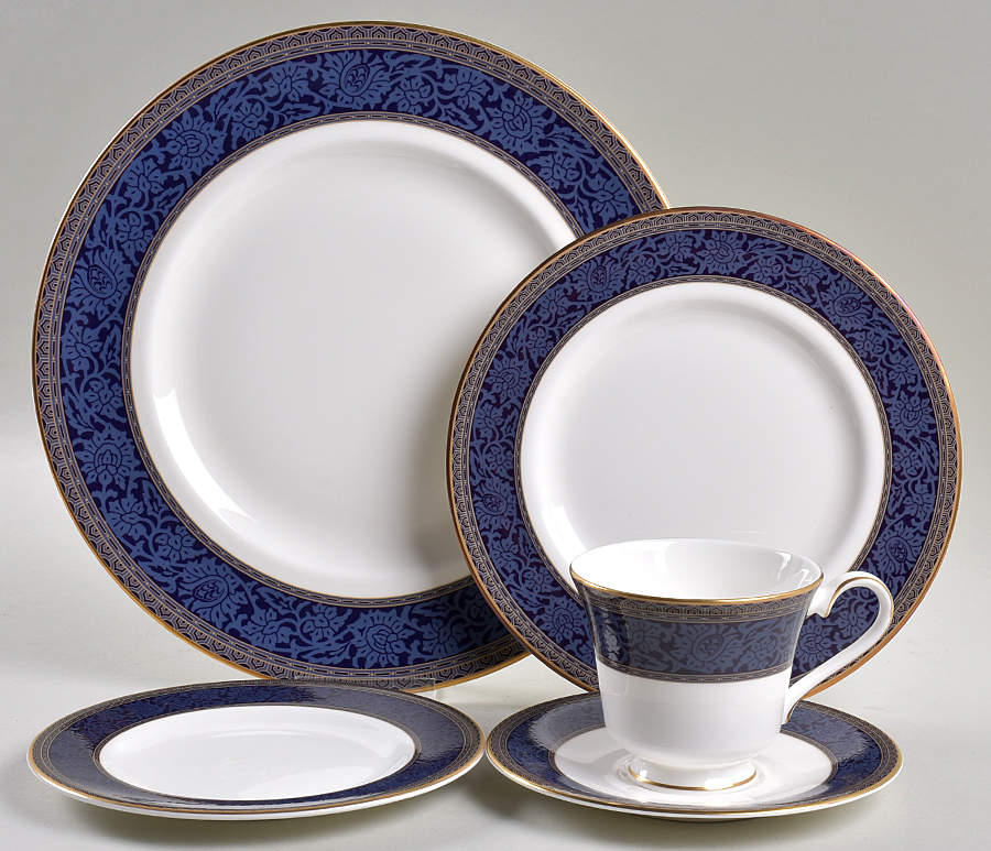 English Brocade 5 Piece Place Setting by Royal Doulton-1