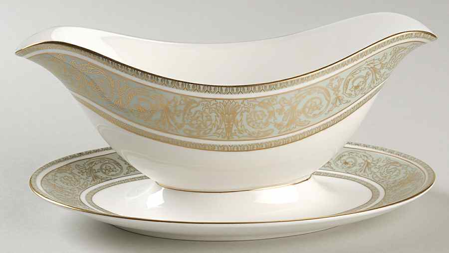 English Renaissance Gravy Boat with Attached Underplate by Royal Doulton-1