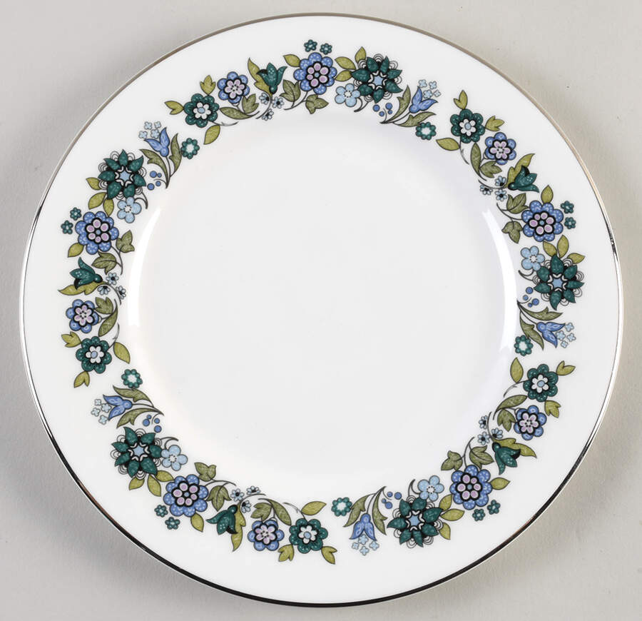 Esprit Luncheon Plate by Royal Doulton-1
