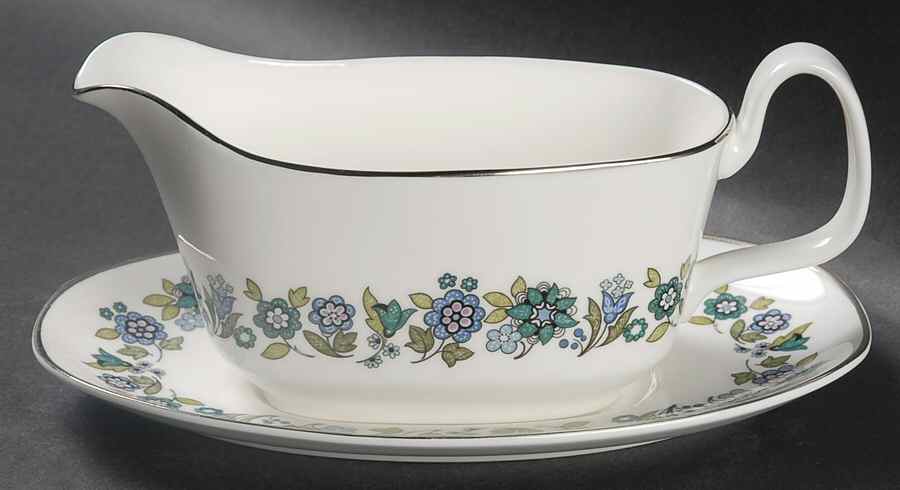 Esprit Gravy Boat & Underplate by Royal Doulton-1