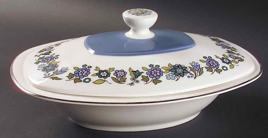 Esprit Oval Covered Vegetable by Royal Doulton-1