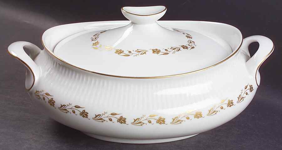 Fairfax Oval Covered Vegetable by Royal Doulton-1
