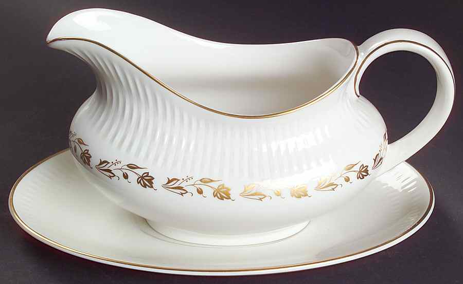 Fairfax Gravy Boat & Underplate by Royal Doulton-1