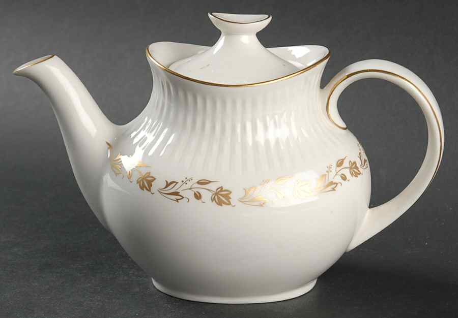 Fairfax Mini Teapot & Lid by Royal Doulton-1