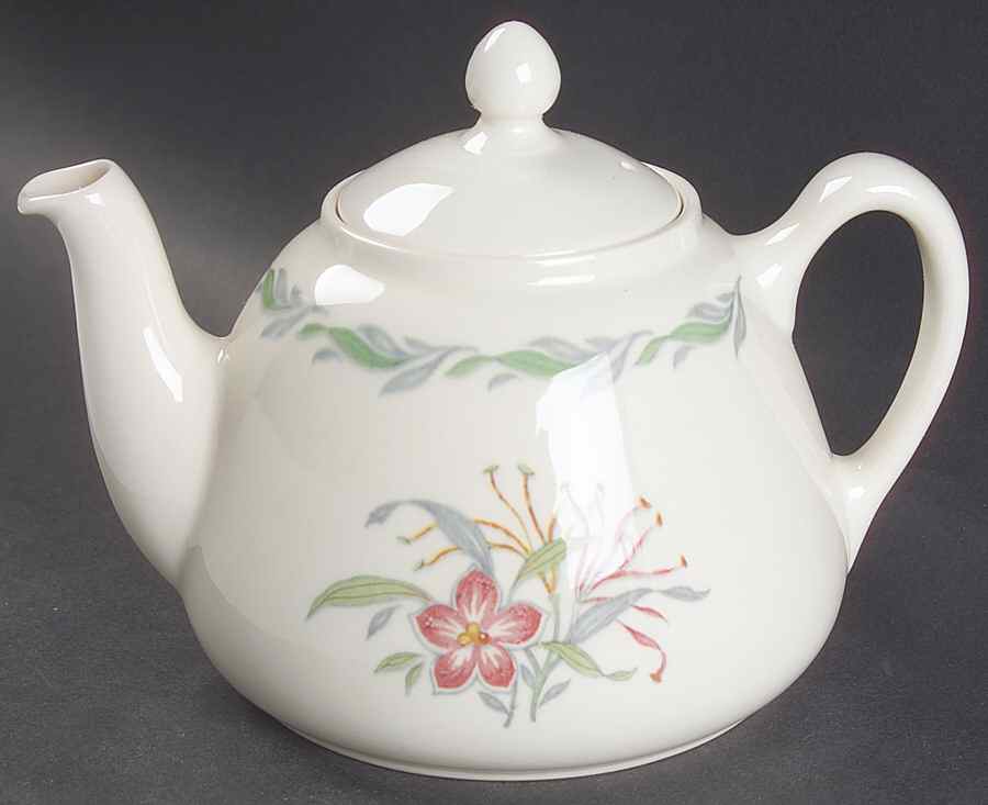 Fairfield Teapot & Lid by Royal Doulton-1
