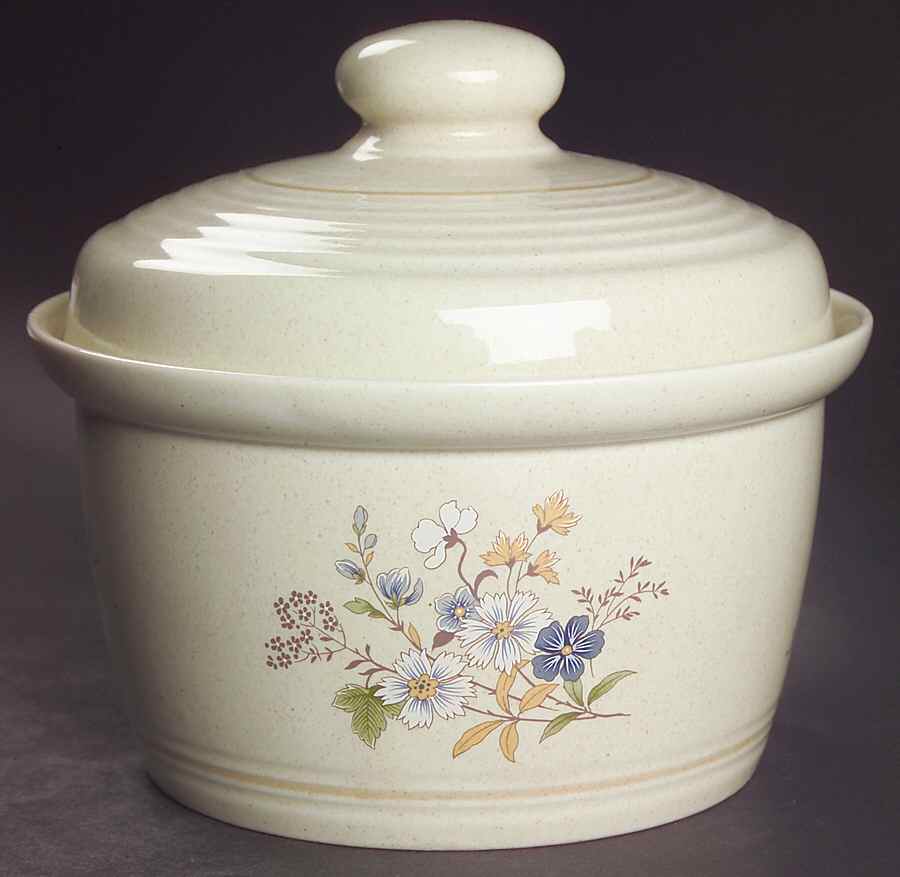 Fairford 1.25 Qt Round Covered Casserole by Royal Doulton-1