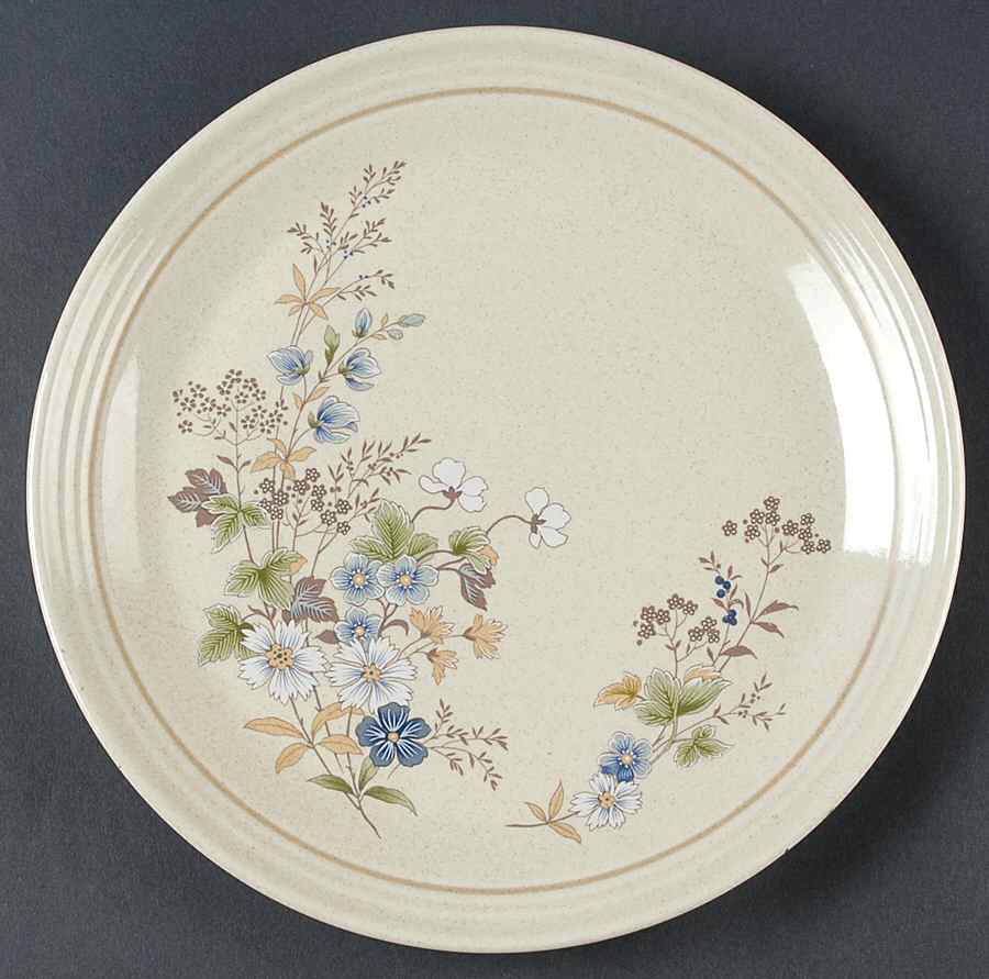Fairford Luncheon Plate by Royal Doulton-1