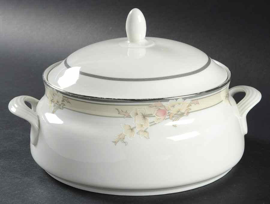 Fascination Round Covered Vegetable by Royal Doulton-1