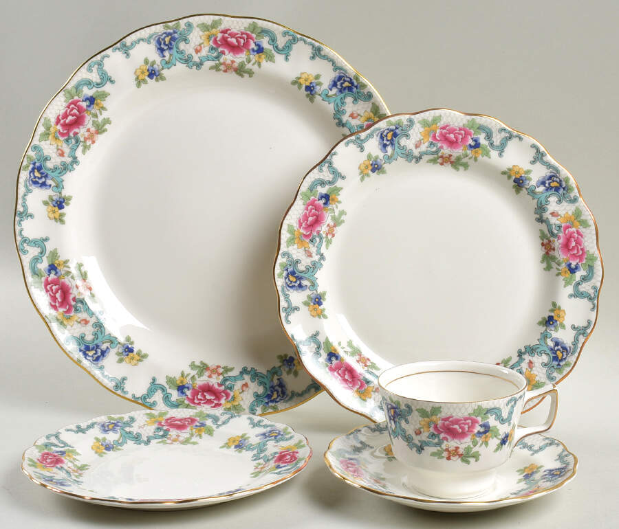 Floradora Gold 40 Piece Estate Set by Royal Doulton-1