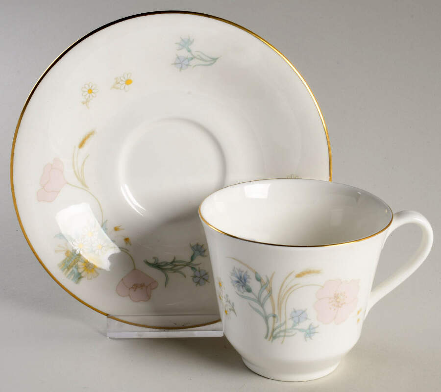 Flirtation Footed Cup & Saucer Set by Royal Doulton-1