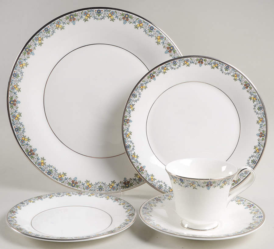 Flowerlace 5 Piece Place Setting by Royal Doulton-1