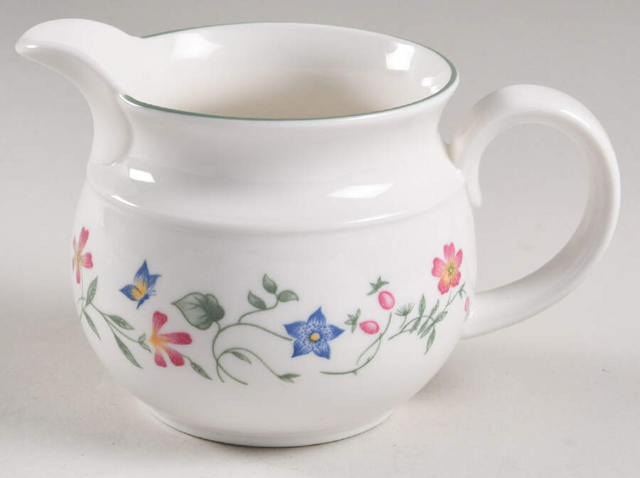 Florentina Gravy Boat by Royal Doulton-1