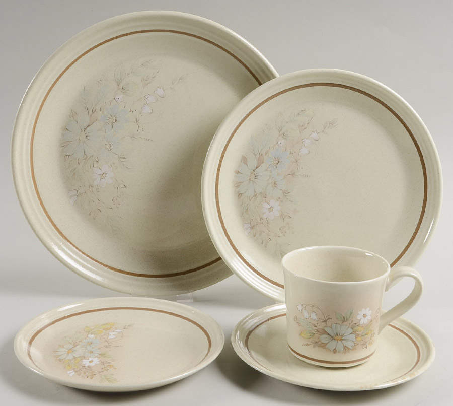 Florinda 5 Piece Place Setting by Royal Doulton-1