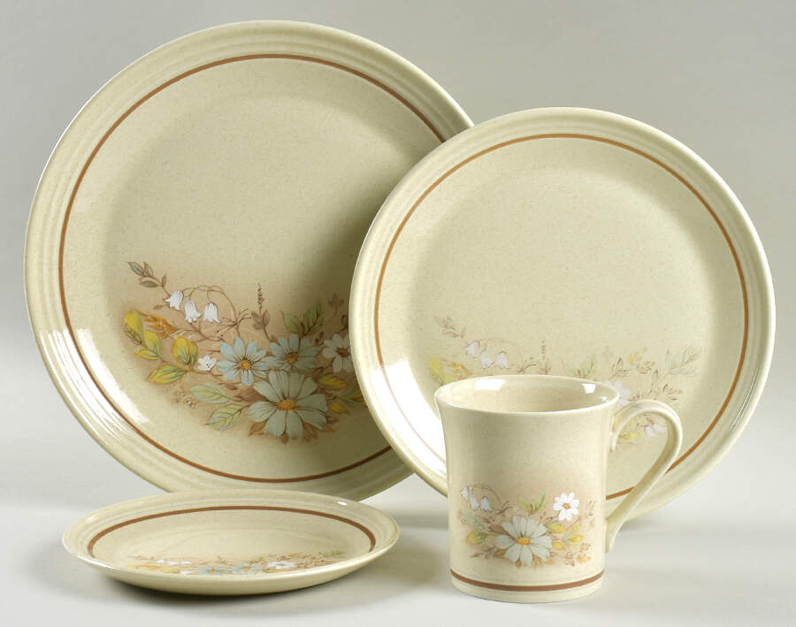 Florinda 4 Piece Place Setting by Royal Doulton-1