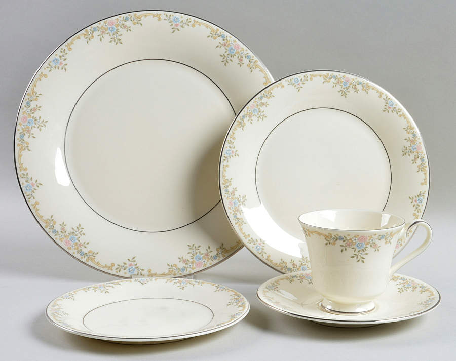 Giselle 5 Piece Place Setting by Royal Doulton-1